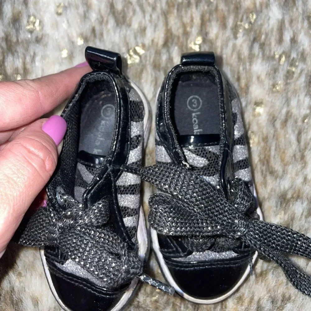 5 for $25🔥Koala Kids Silver Zebra Striped Sneakers Girls‎ Size 3